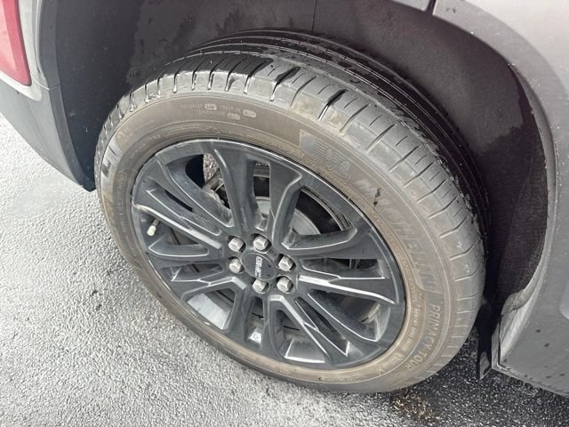 Used 2023 GMC Acadia SLE w/ Driver Convenience Package FWD image 5