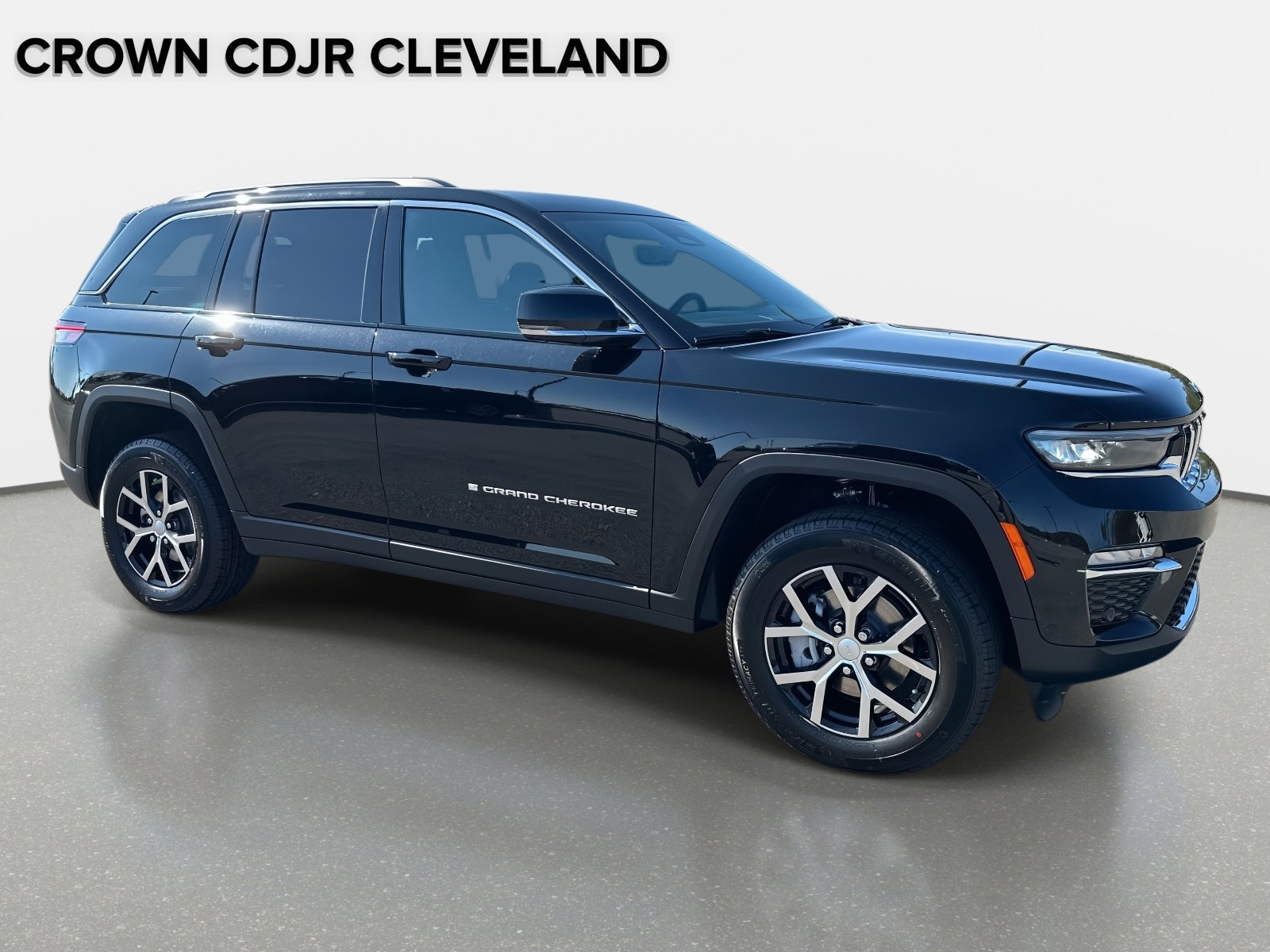 New 2025 Jeep Grand Cherokee Limited w/ Luxury Tech Group II AWD/4WD image 2