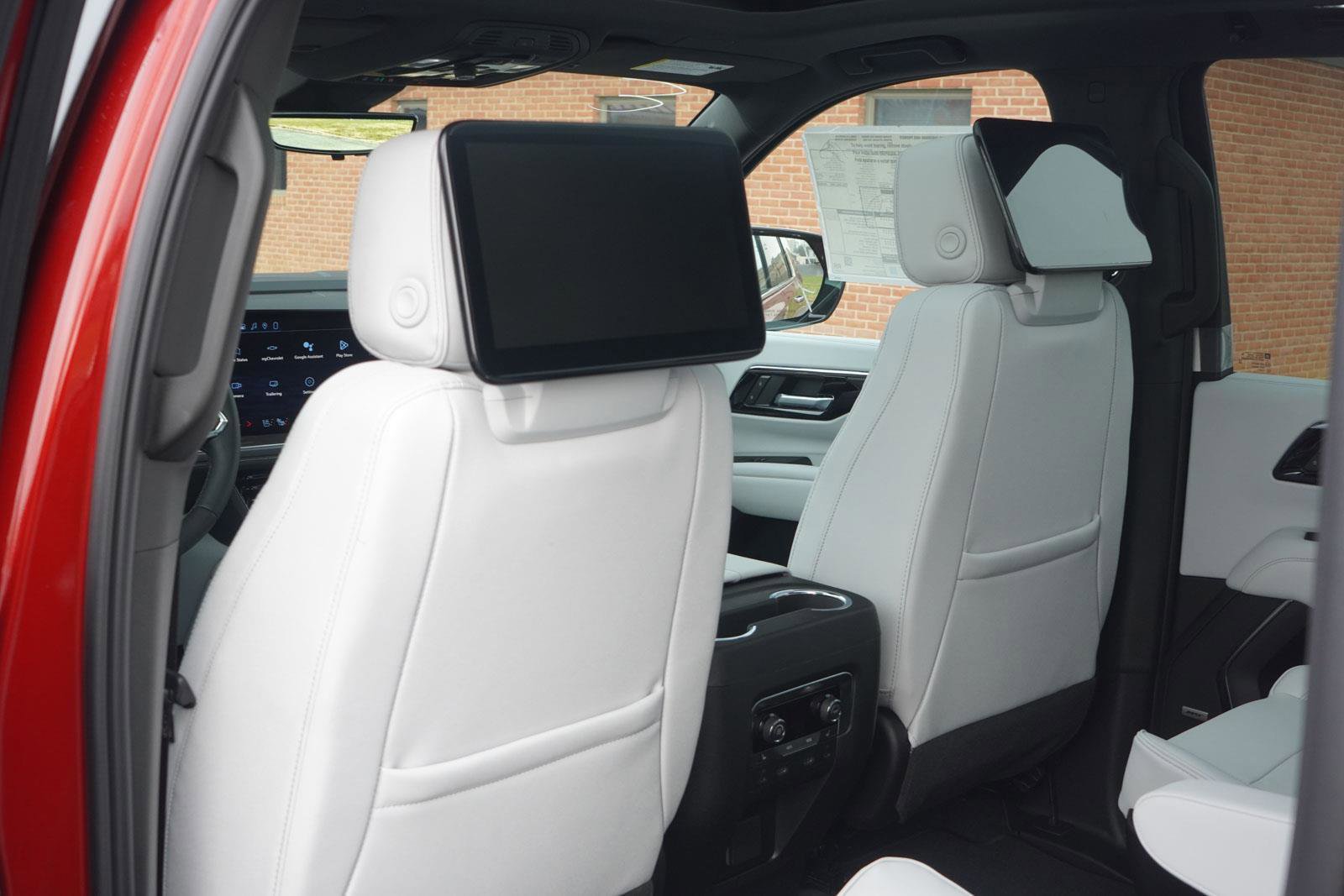 New 2026 Chevrolet Suburban Premier image 26