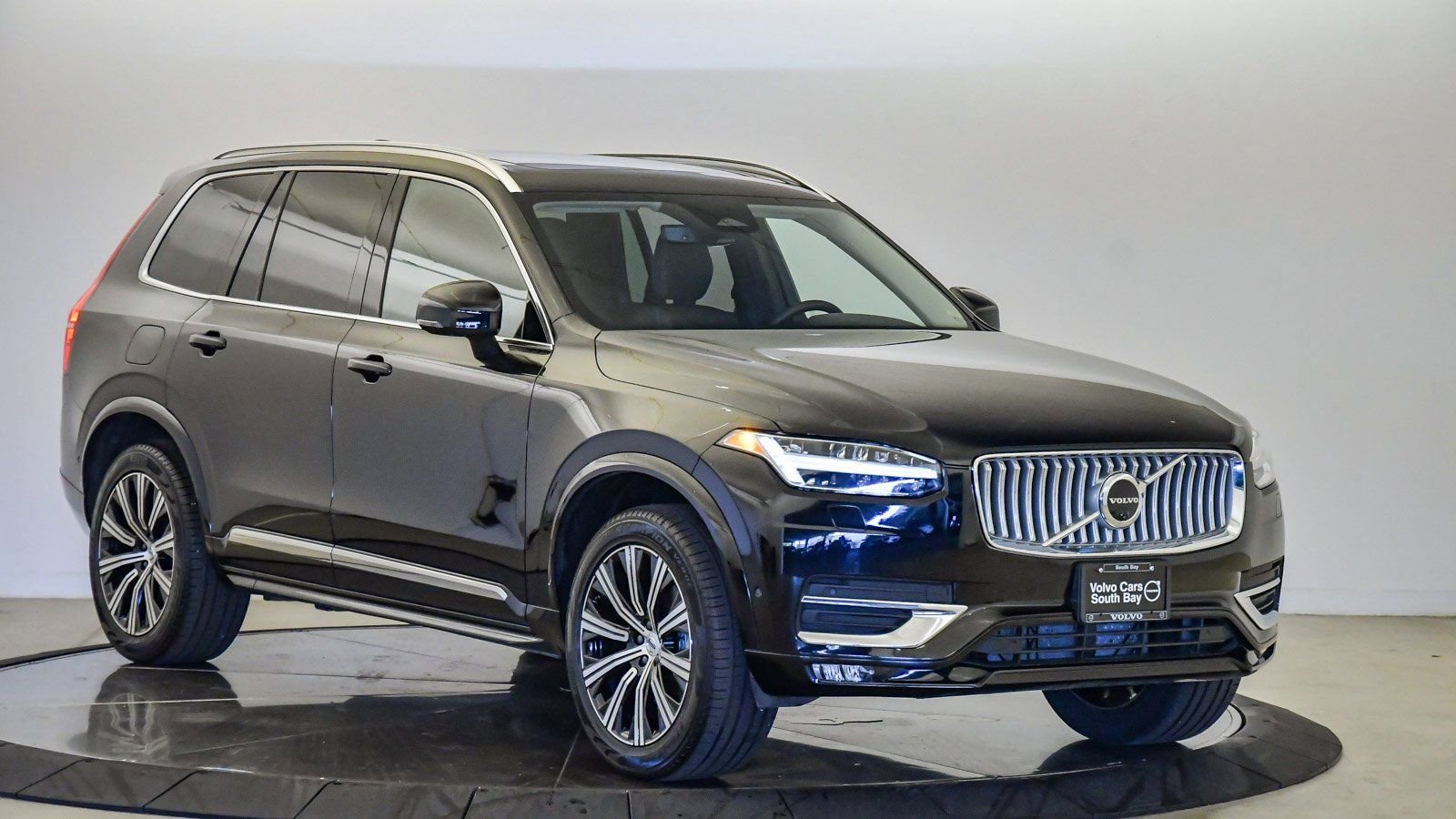 Used 2025 Volvo XC90 B6 Plus image 5