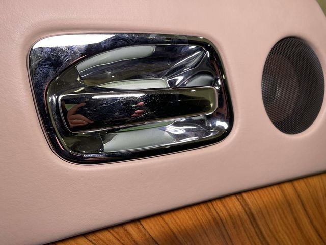 Used 2014 Rolls-Royce Wraith image 42