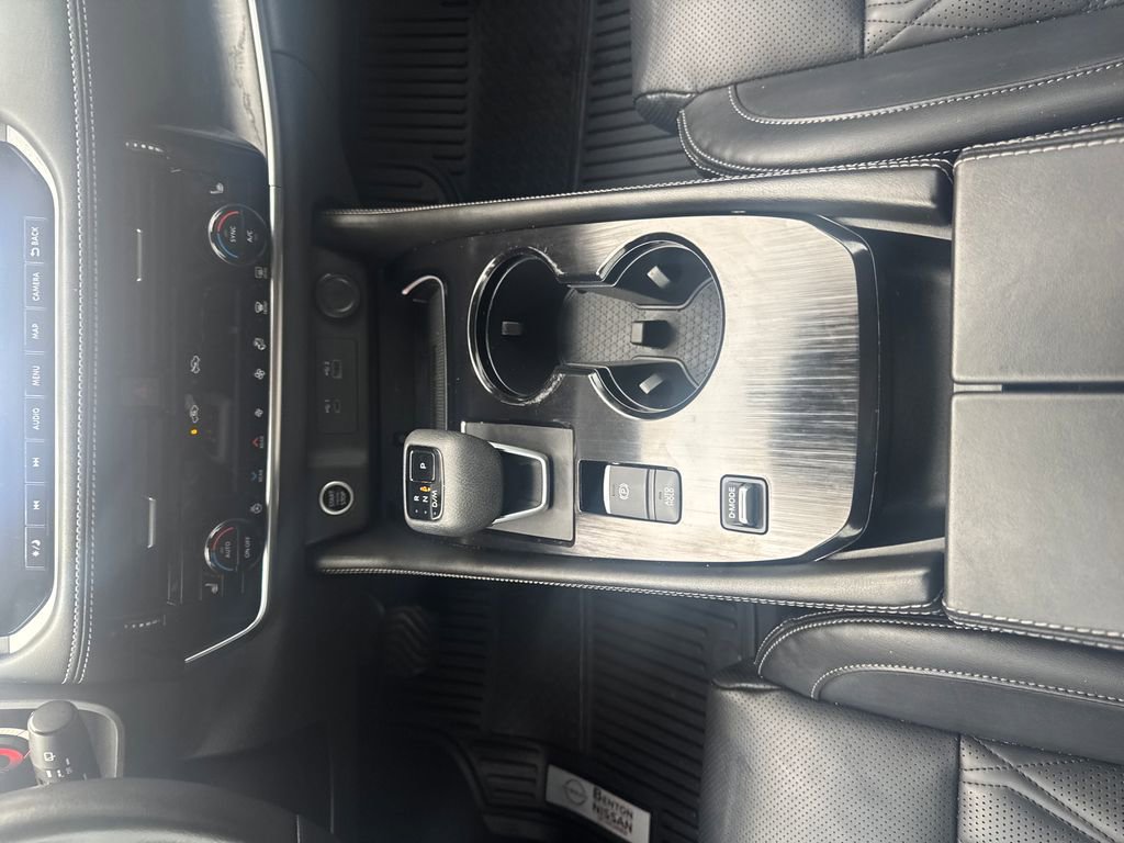Used 2021 Nissan Rogue Platinum FWD image 27