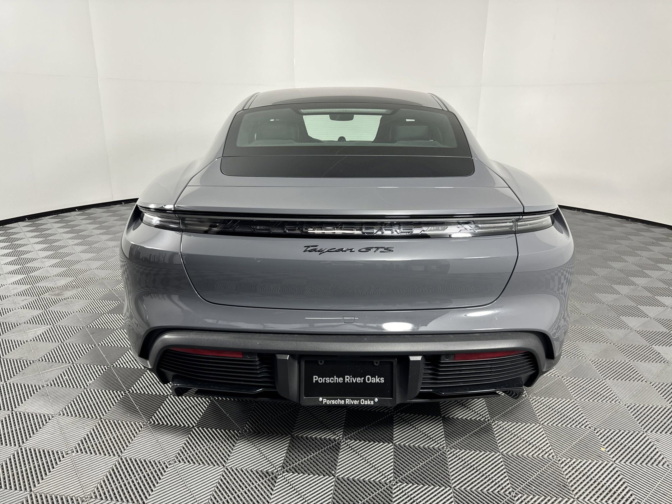 Used 2025 Porsche Taycan GTS image 10