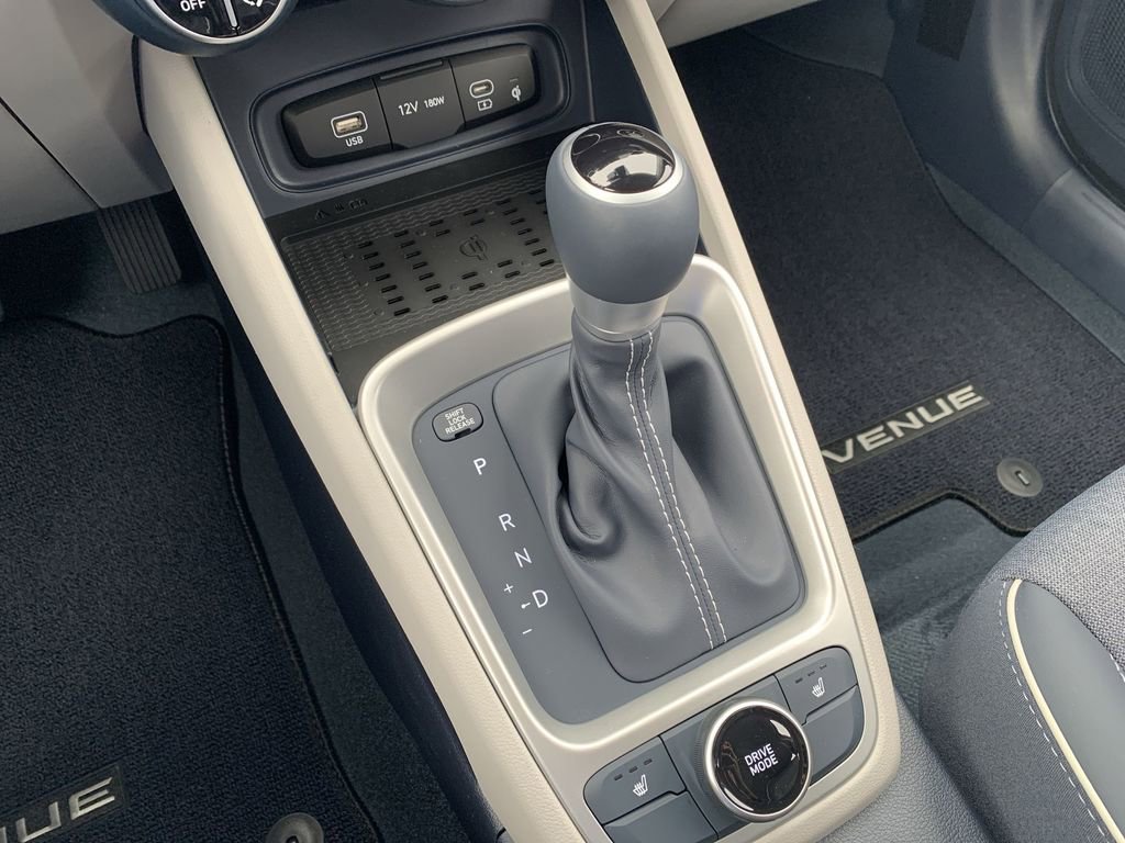 New 2025 Hyundai Venue Limited image 21