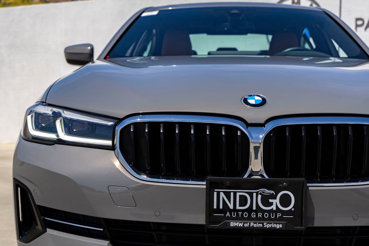 Used 2021 BMW 530e w/ Premium Package RWD image 9