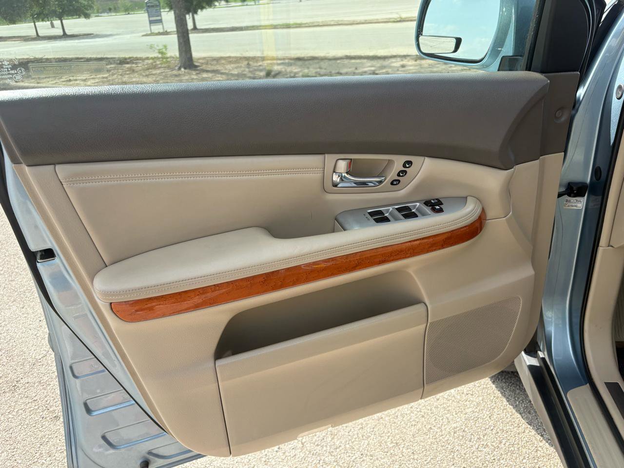 Used 2005 Lexus RX 330 AWD image 38