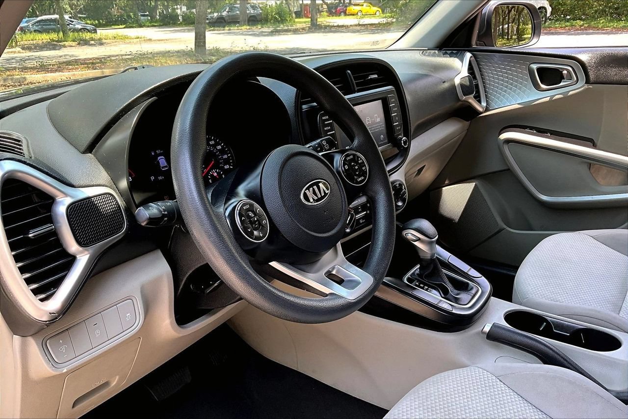 Used 2020 Kia Soul LX FWD image 14