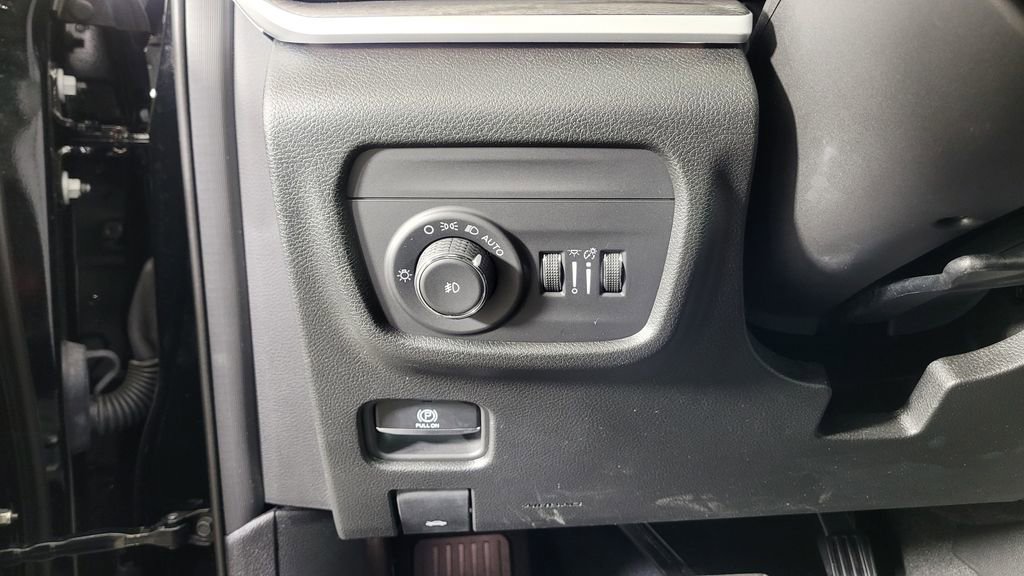 Used 2023 Jeep Grand Cherokee Limited image 19