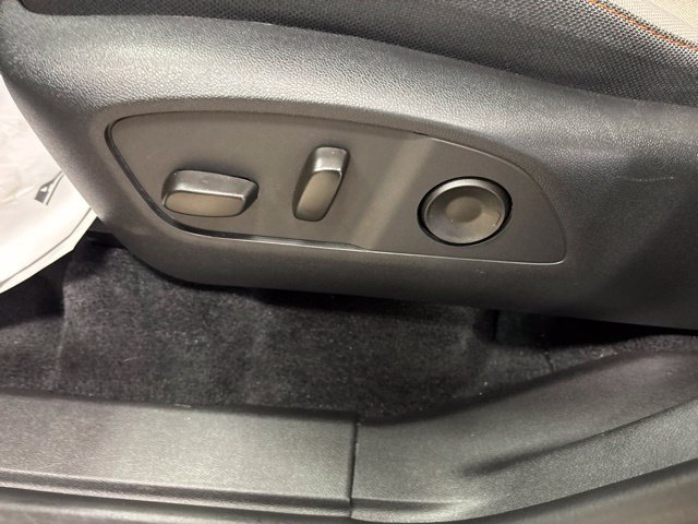 Used 2026 Chevrolet Traverse LT w/ Driver Confidence Package FWD image 36