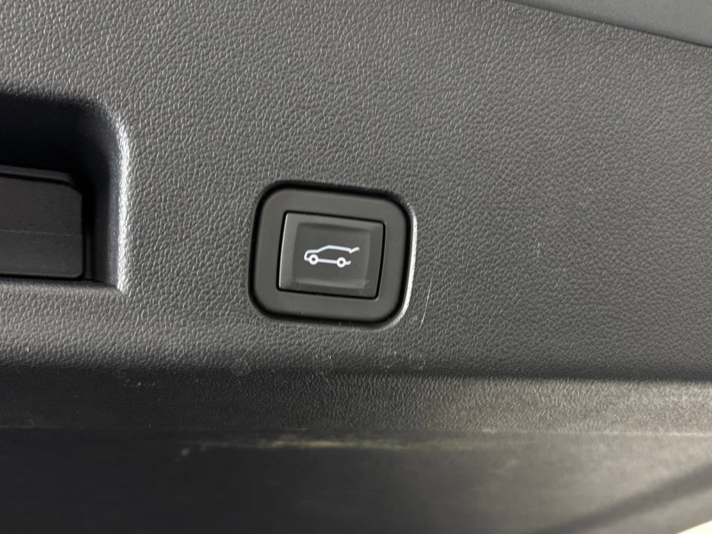 Certified 2026 Chevrolet Traverse LT w/ Driver Confidence Package FWD image 44