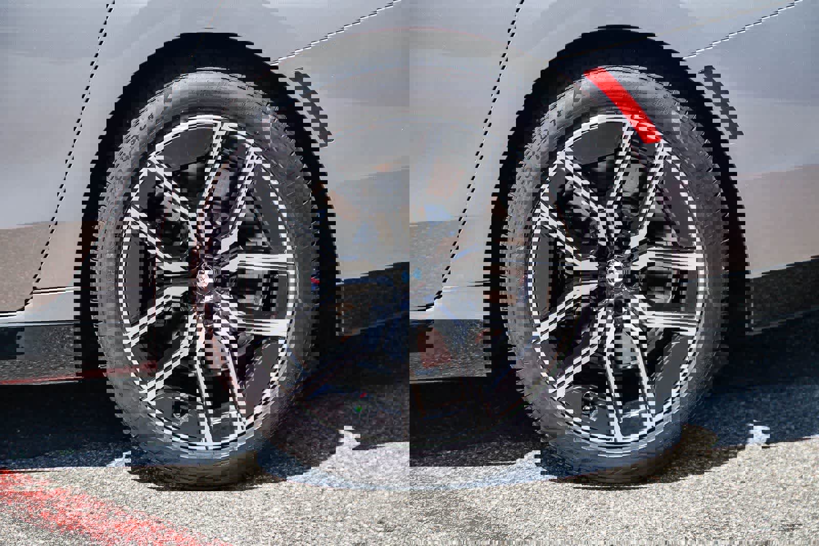 Used 2024 BMW 740i w/ Premium Package image 8