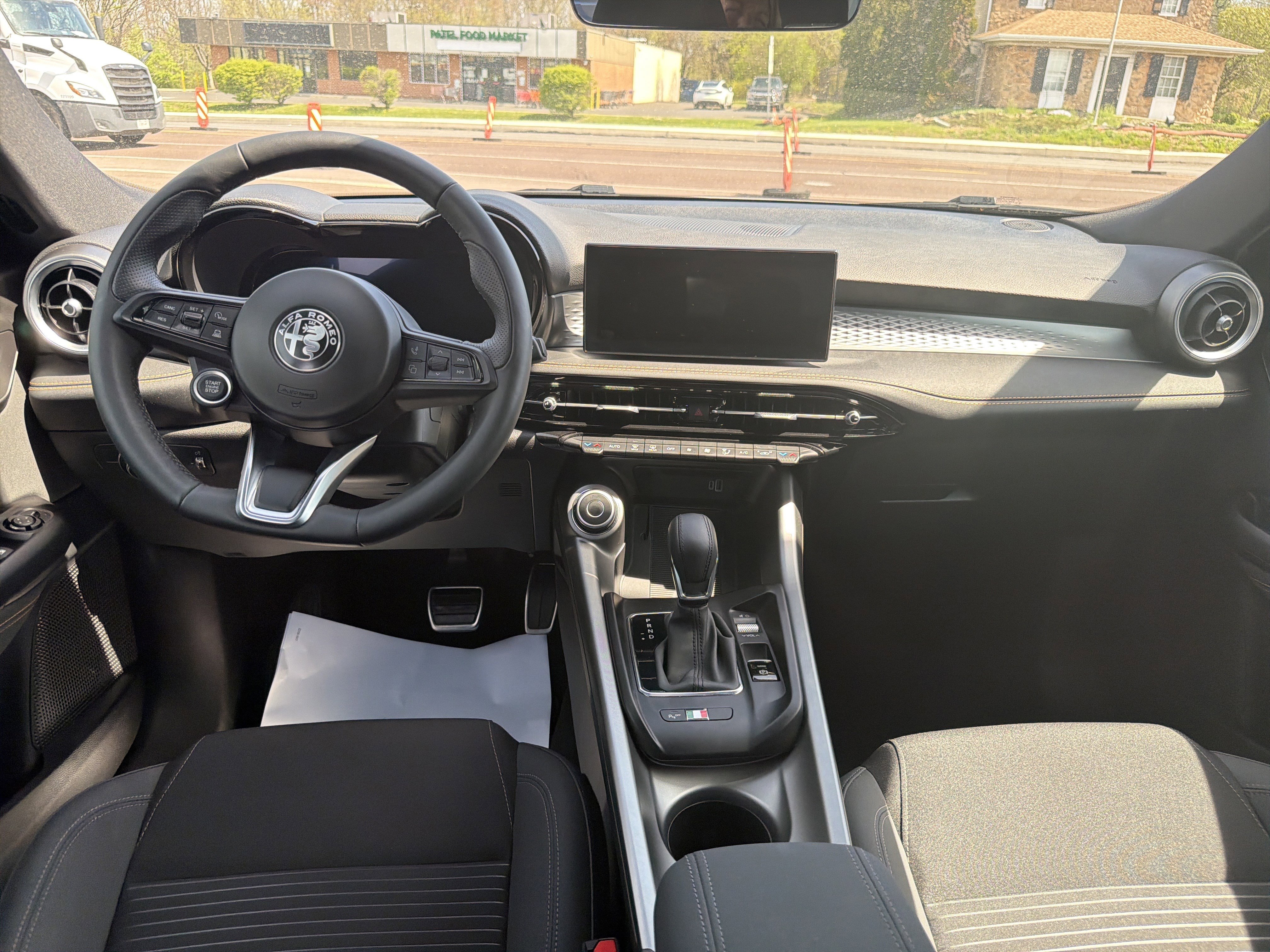 Used 2025 Alfa Romeo Tonale AWD/4WD image 12