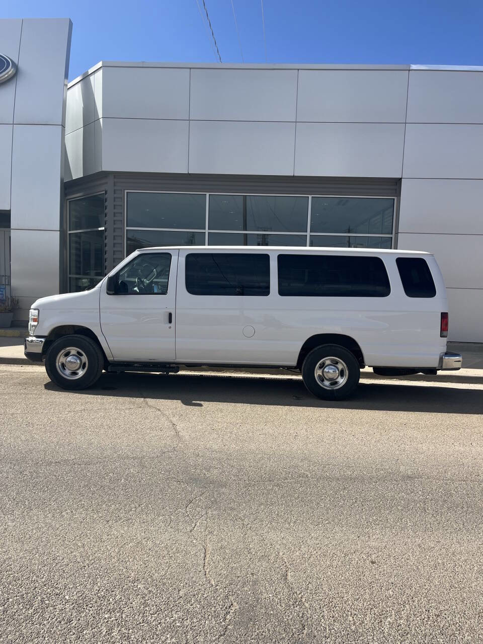 Used 2012 Ford E-350 and Econoline 350 XL w/ Interior Upgrade Pkg image 13