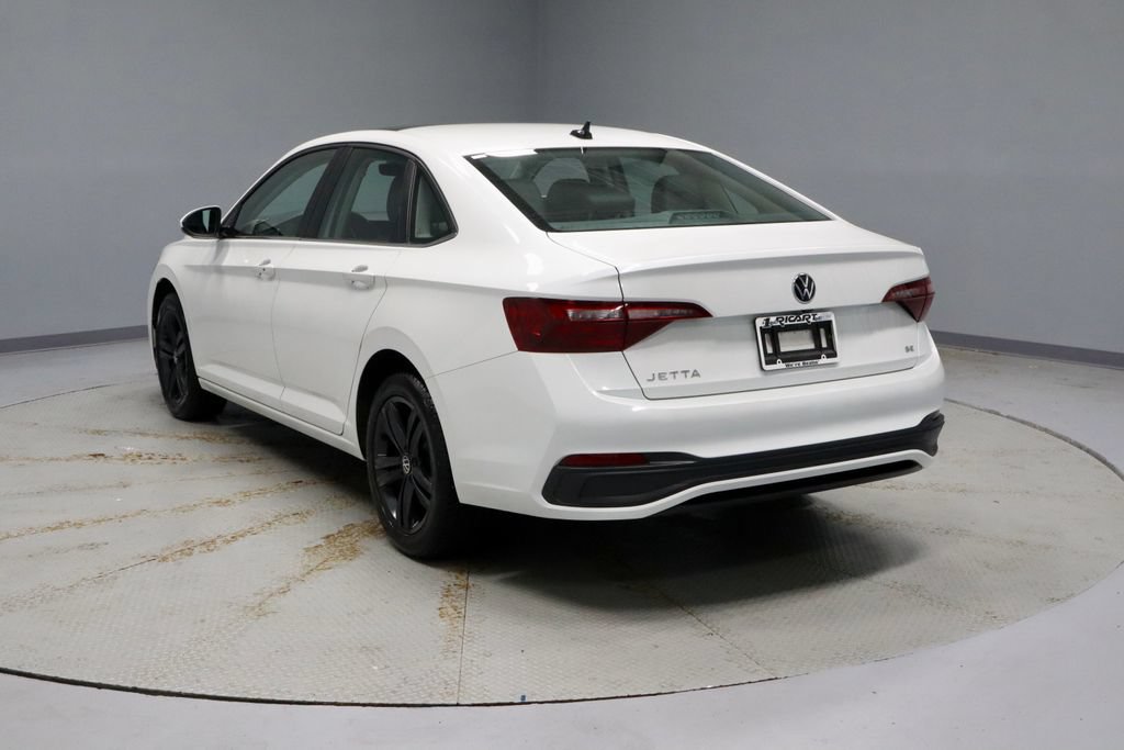 Used 2023 Volkswagen Jetta SE FWD image 9