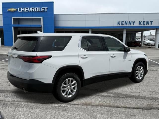 Certified 2023 Chevrolet Traverse LS FWD image 4