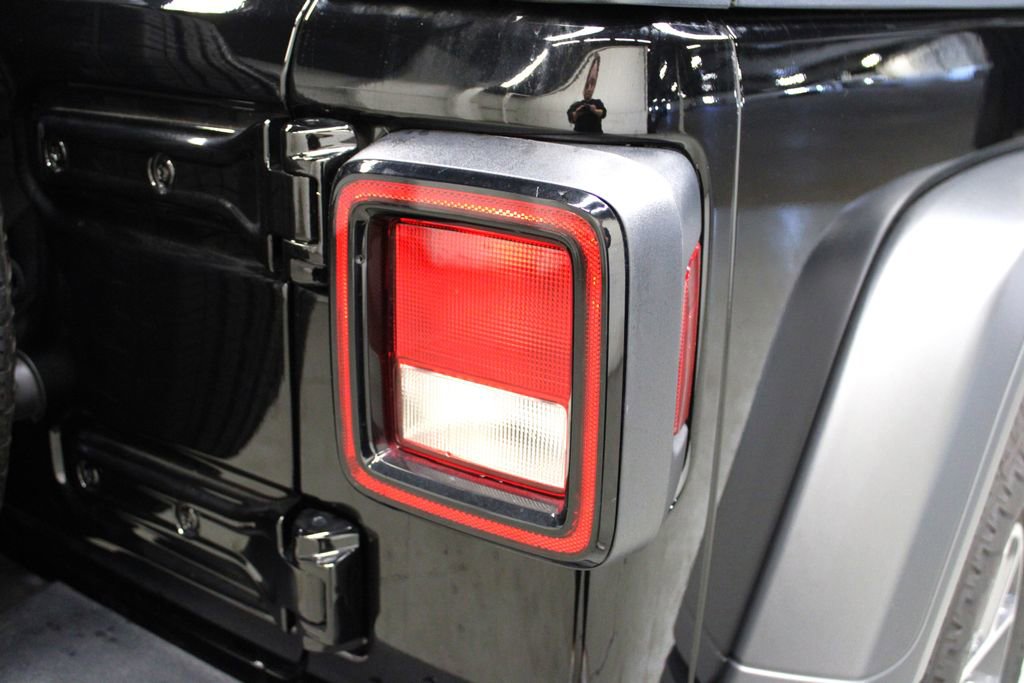 Certified 2025 Jeep Wrangler Sport S image 30