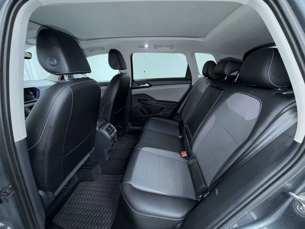 Used 2022 Volkswagen Taos SE w/ Panoramic Sunroof Package AWD/4WD image 14