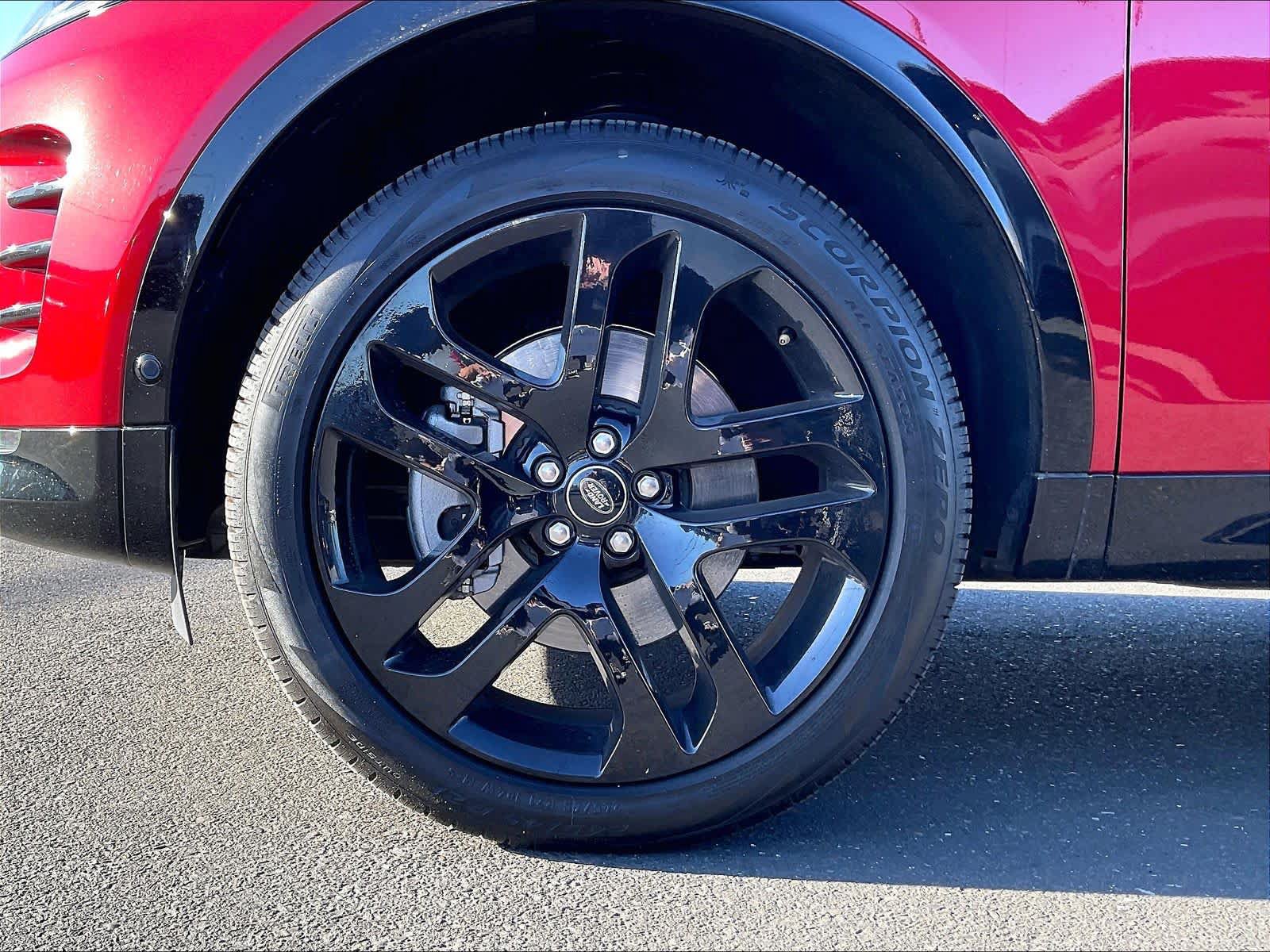 Used 2025 Land Rover Discovery Sport Dynamic SE AWD/4WD image 13
