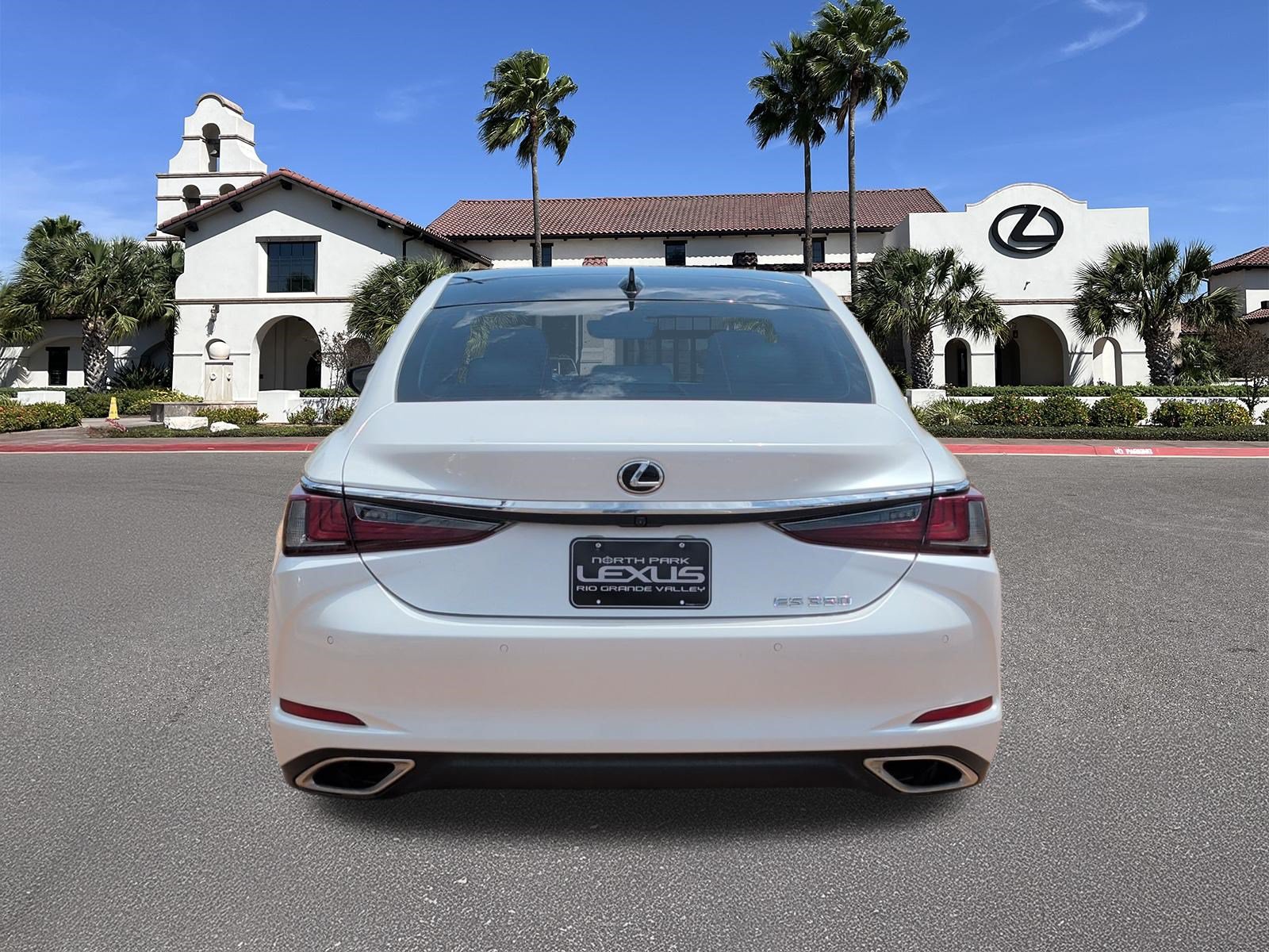 Certified 2022 Lexus ES 350 w/ Premium Package FWD image 3