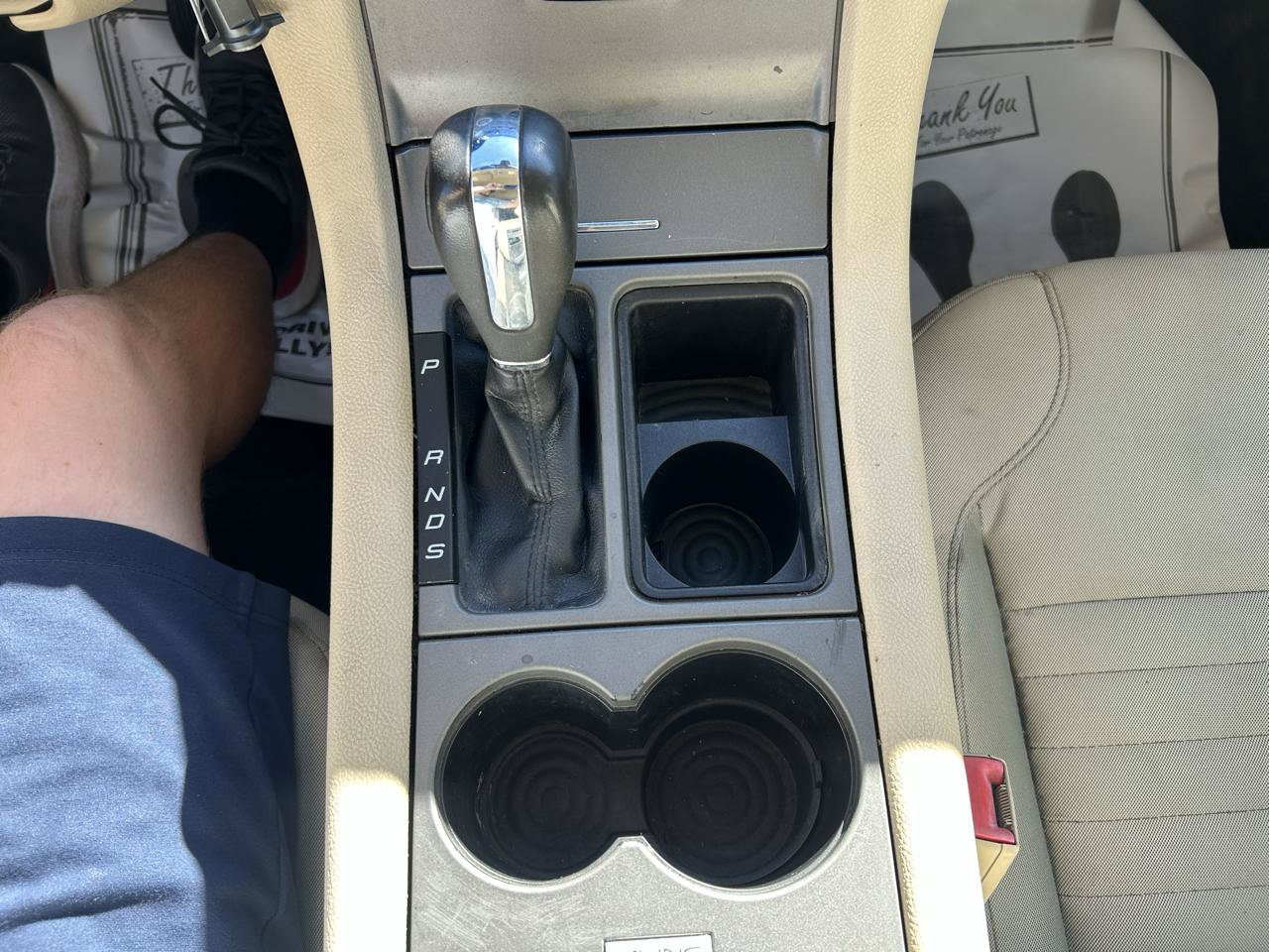 Used 2016 Ford Taurus SE FWD image 25