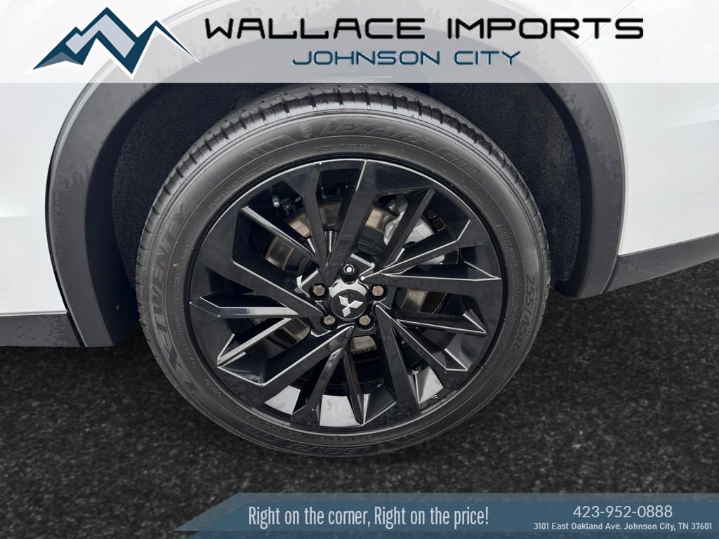 Used 2023 Mitsubishi Outlander SE Black Edition image 9