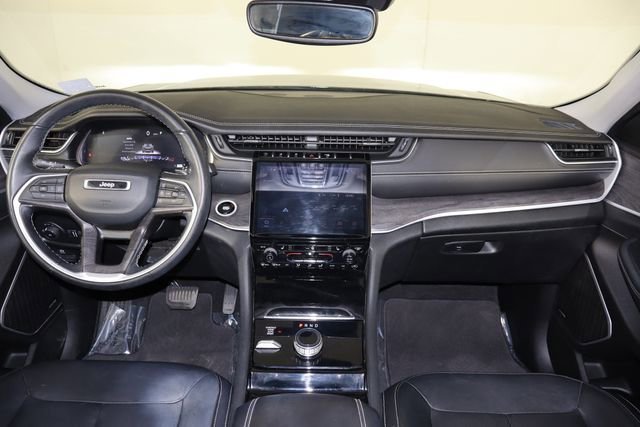 Used 2022 Jeep Grand Cherokee Limited AWD/4WD image 13