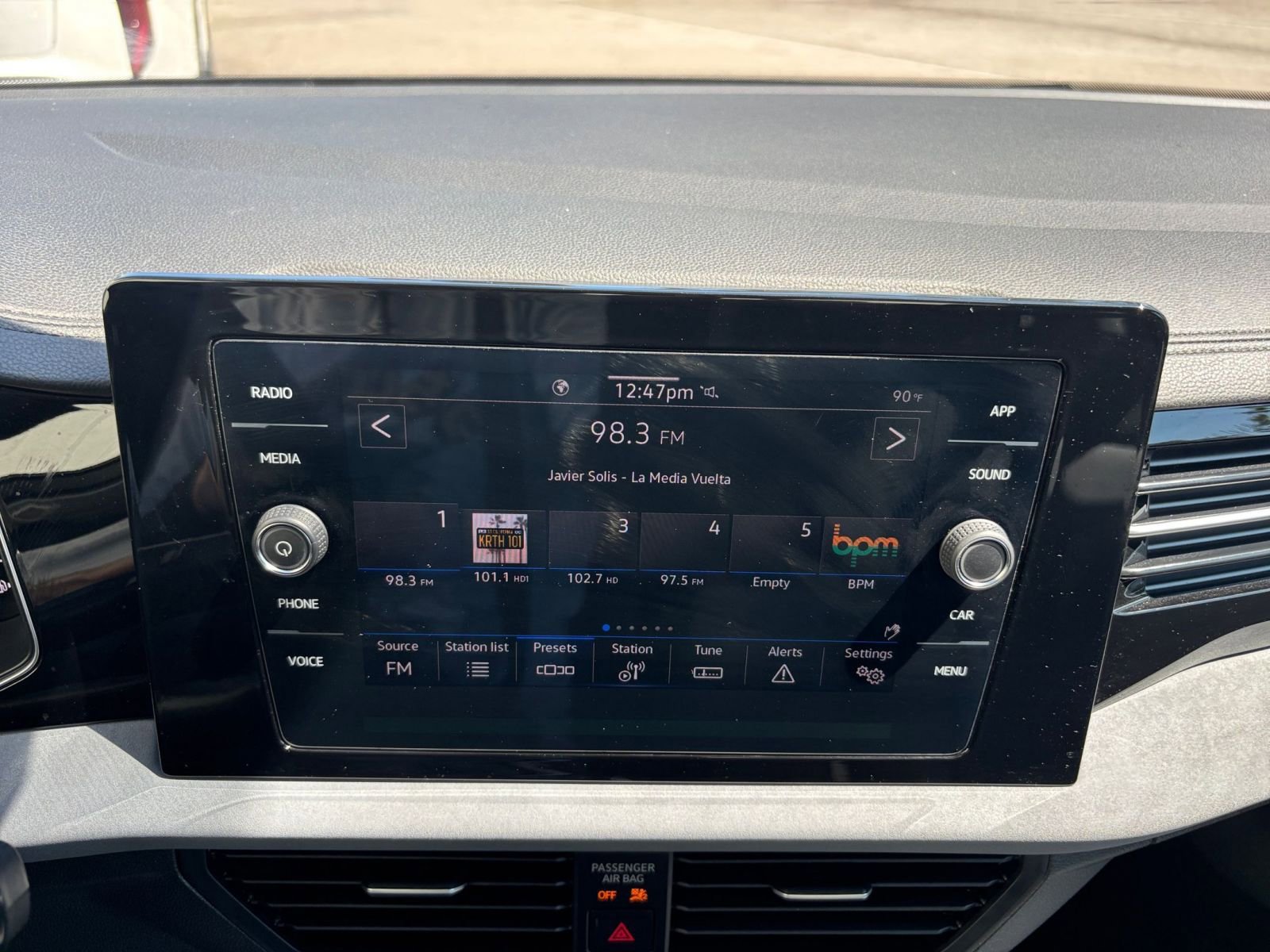 Used 2025 Volkswagen Jetta SE image 21