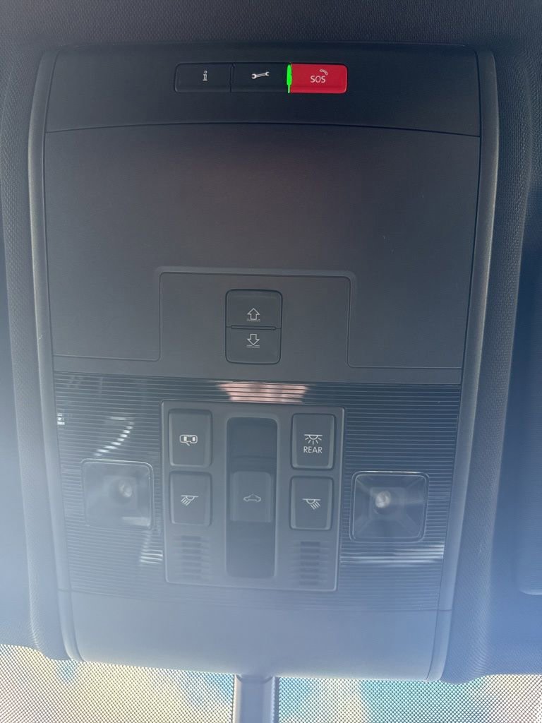 Used 2022 Volkswagen Atlas Cross Sport SE image 19