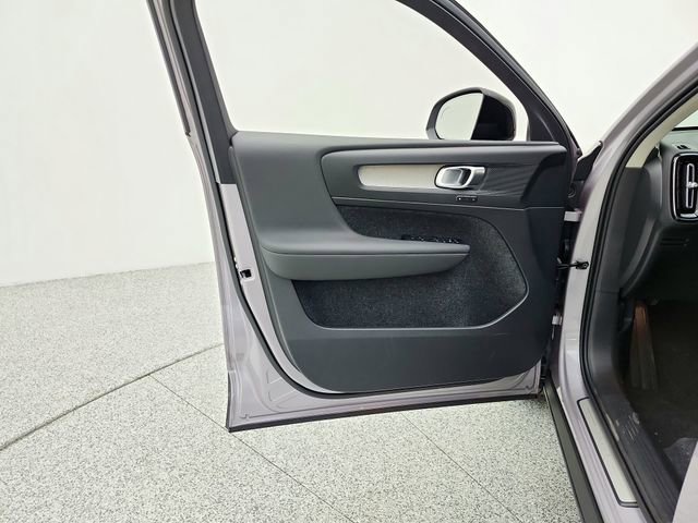 New 2026 Volvo XC40 B5 Plus w/ Climate Package AWD/4WD image 27