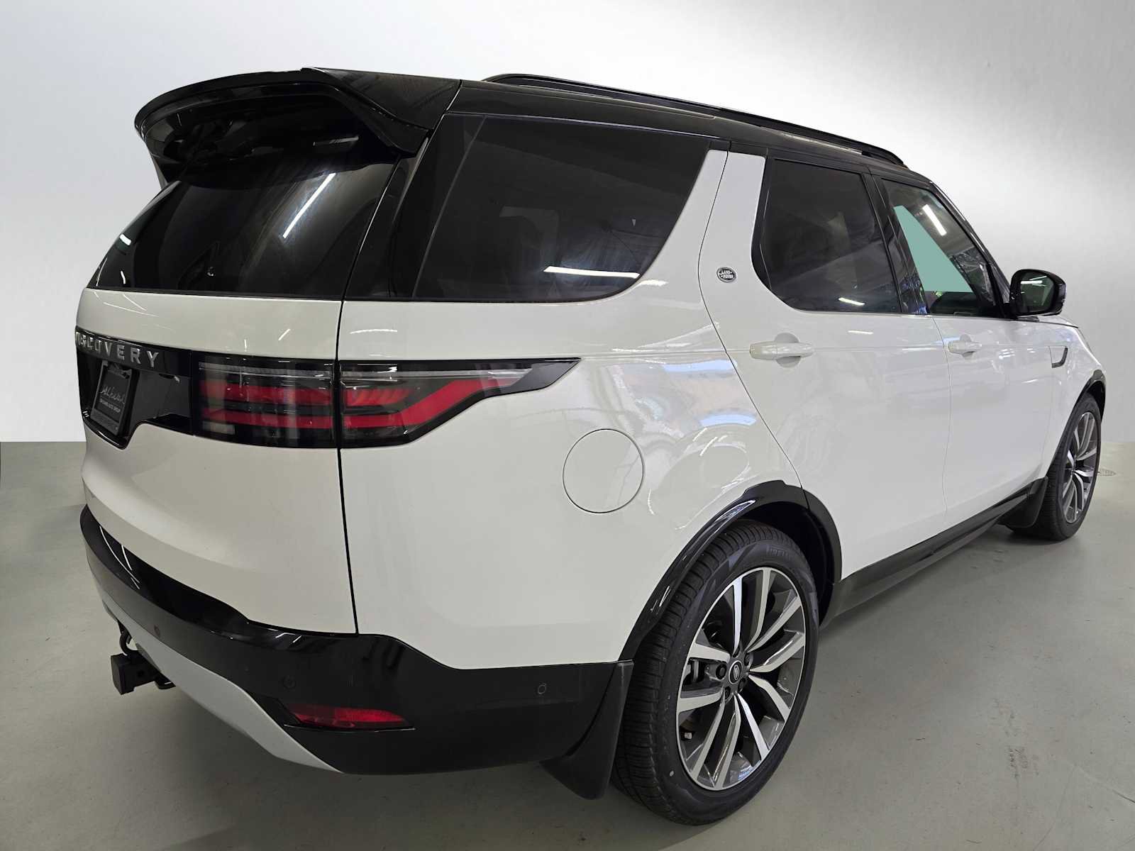 New 2026 Land Rover Discovery Limited Edition AWD/4WD image 5