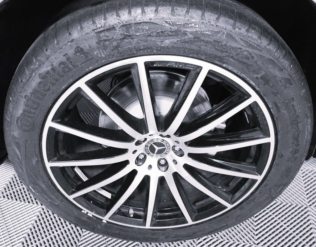 Used 2025 Mercedes-Benz GLS 450 4MATIC image 7