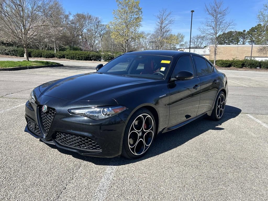 Used 2022 Alfa Romeo Giulia Veloce image 3