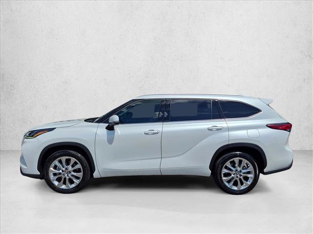 Used 2023 Toyota Highlander Limited FWD image 9