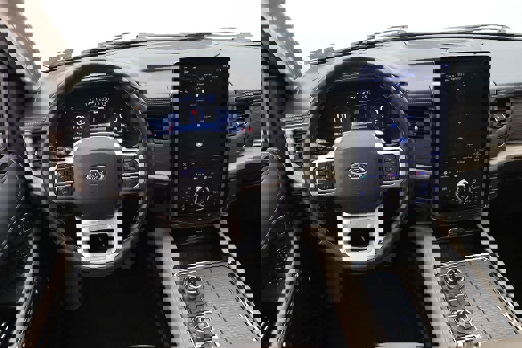 Used 2022 Ford Expedition Limited image 16