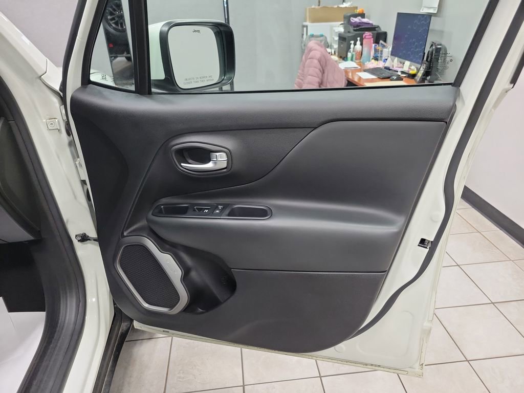 Used 2019 Jeep Renegade Limited w/ Quick Order Package 22P image 29