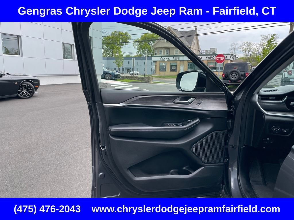Certified 2023 Jeep Grand Cherokee Limited AWD/4WD image 37