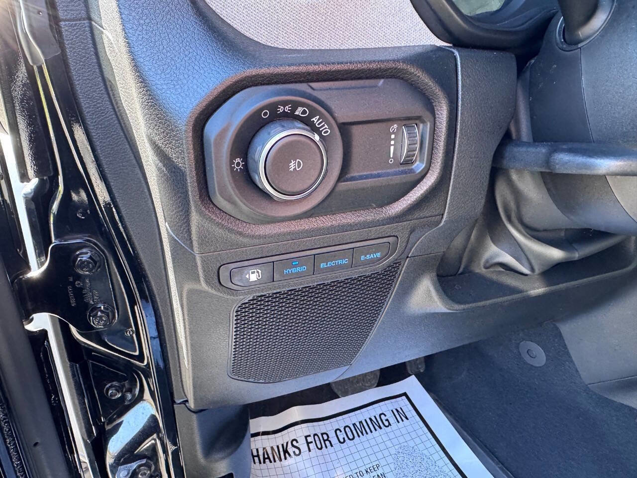 Used 2024 Jeep Wrangler Unlimited image 15