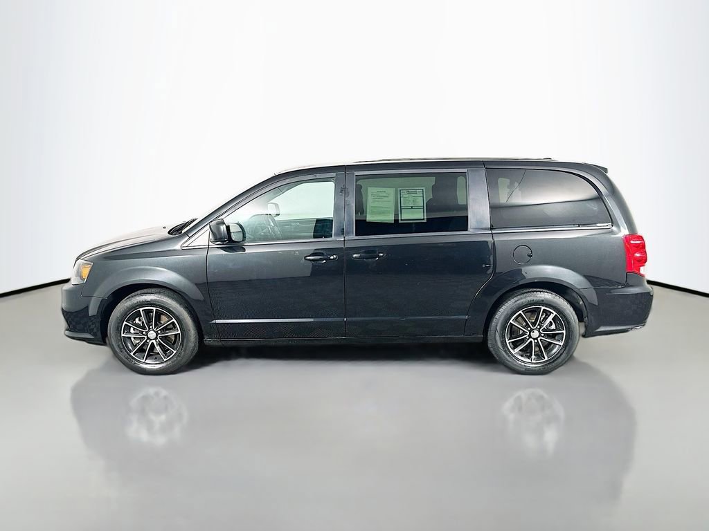 Used 2018 Dodge Grand Caravan SE FWD image 4