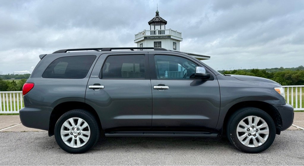 Used 2012 Toyota Sequoia Platinum AWD/4WD image 4