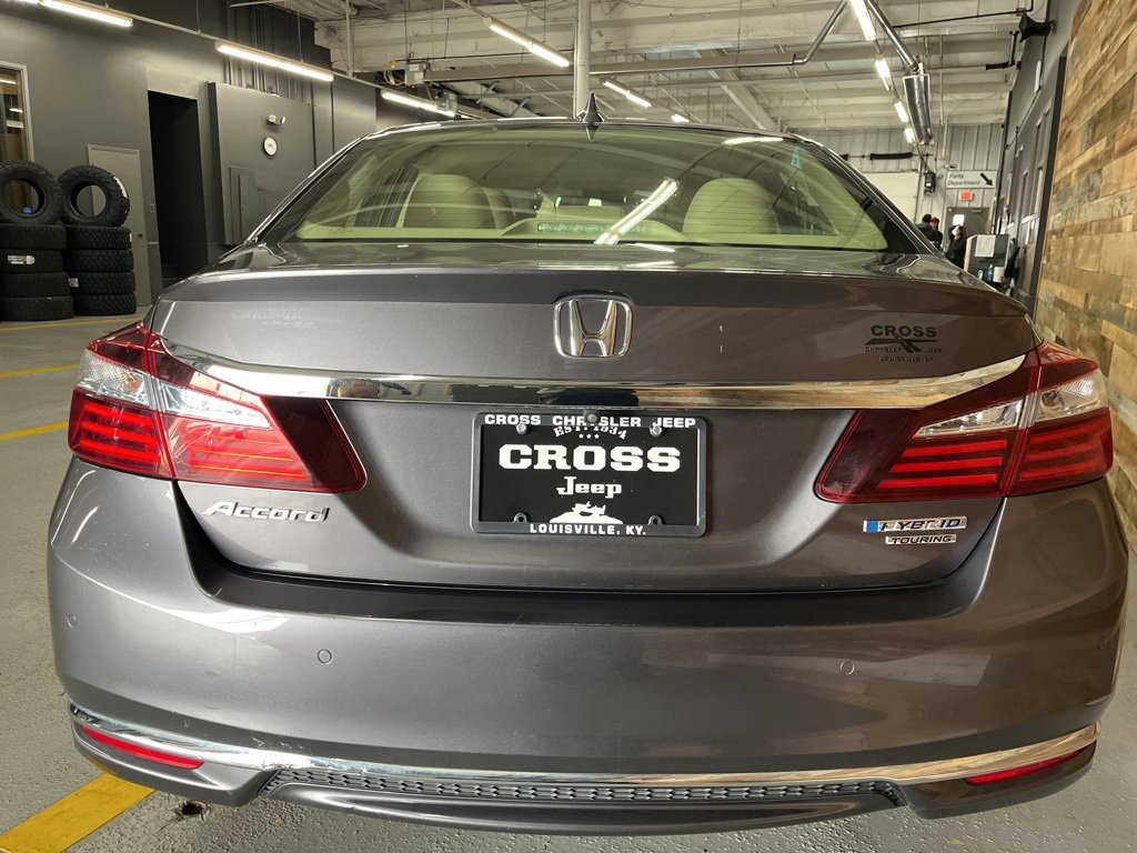 Used 2017 Honda Accord Touring image 21