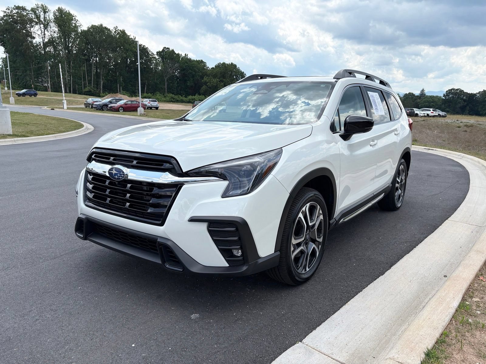 Certified 2025 Subaru Ascent Limited w/ Popular Package #2 AWD/4WD image 3