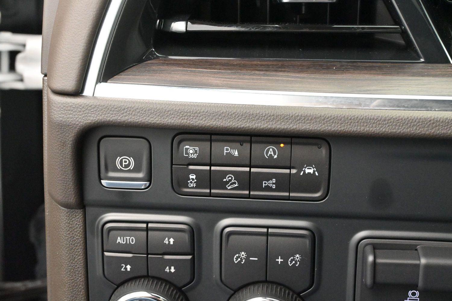 Used 2025 Chevrolet Tahoe Z71 w/ Z71 Off-Road Package AWD/4WD image 25