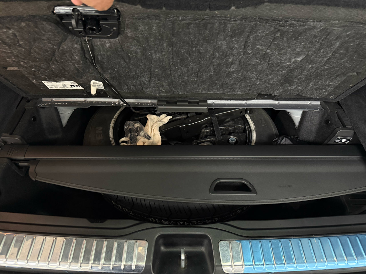 Used 2020 Mercedes-Benz GLS 450 4MATIC image 32