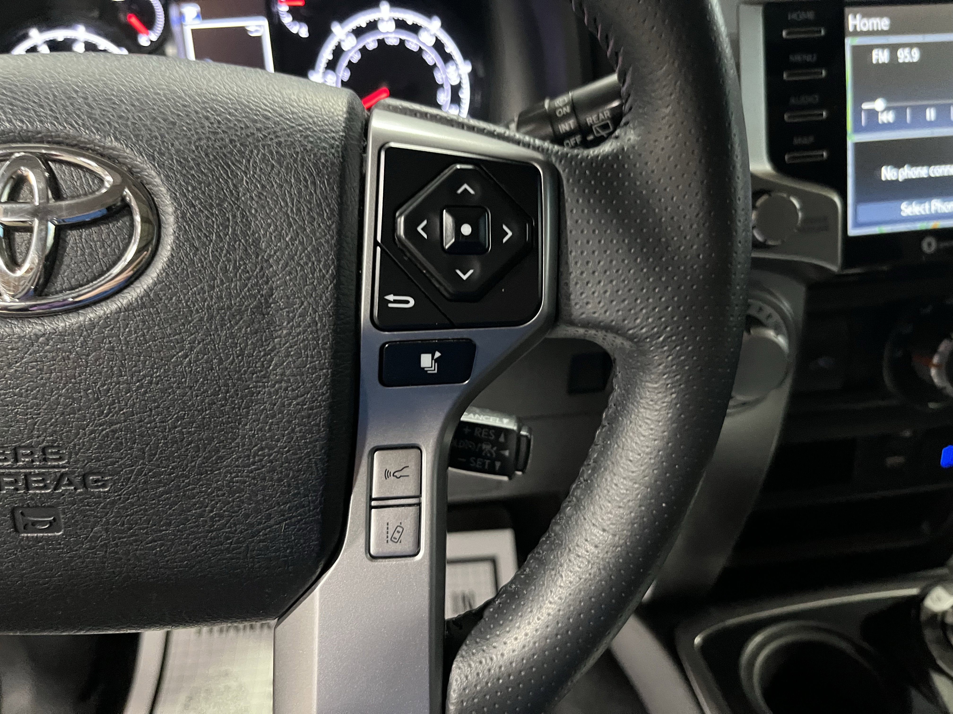 Used 2021 Toyota 4Runner SR5 Premium w/ Moonroof Package image 22