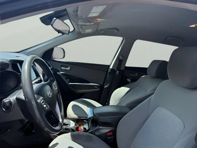 Used 2017 Hyundai Santa Fe SE AWD/4WD image 14