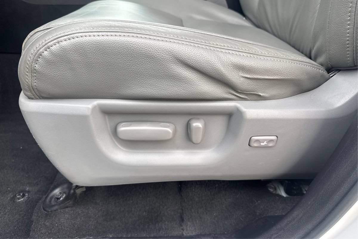 Used 2019 Toyota Sequoia SR5 AWD/4WD image 19