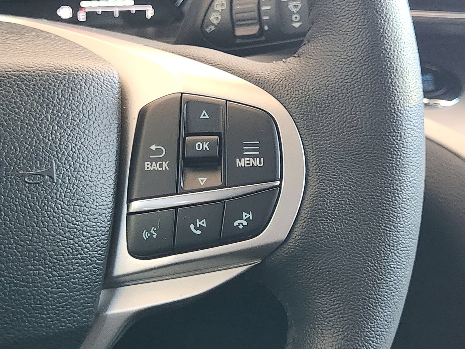 Used 2024 Ford Explorer XLT w/ Equipment Group 202A RWD image 30