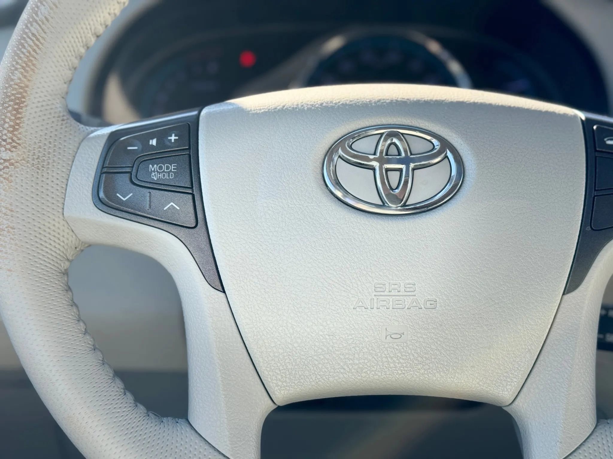 Used 2012 Toyota Sienna XLE image 19