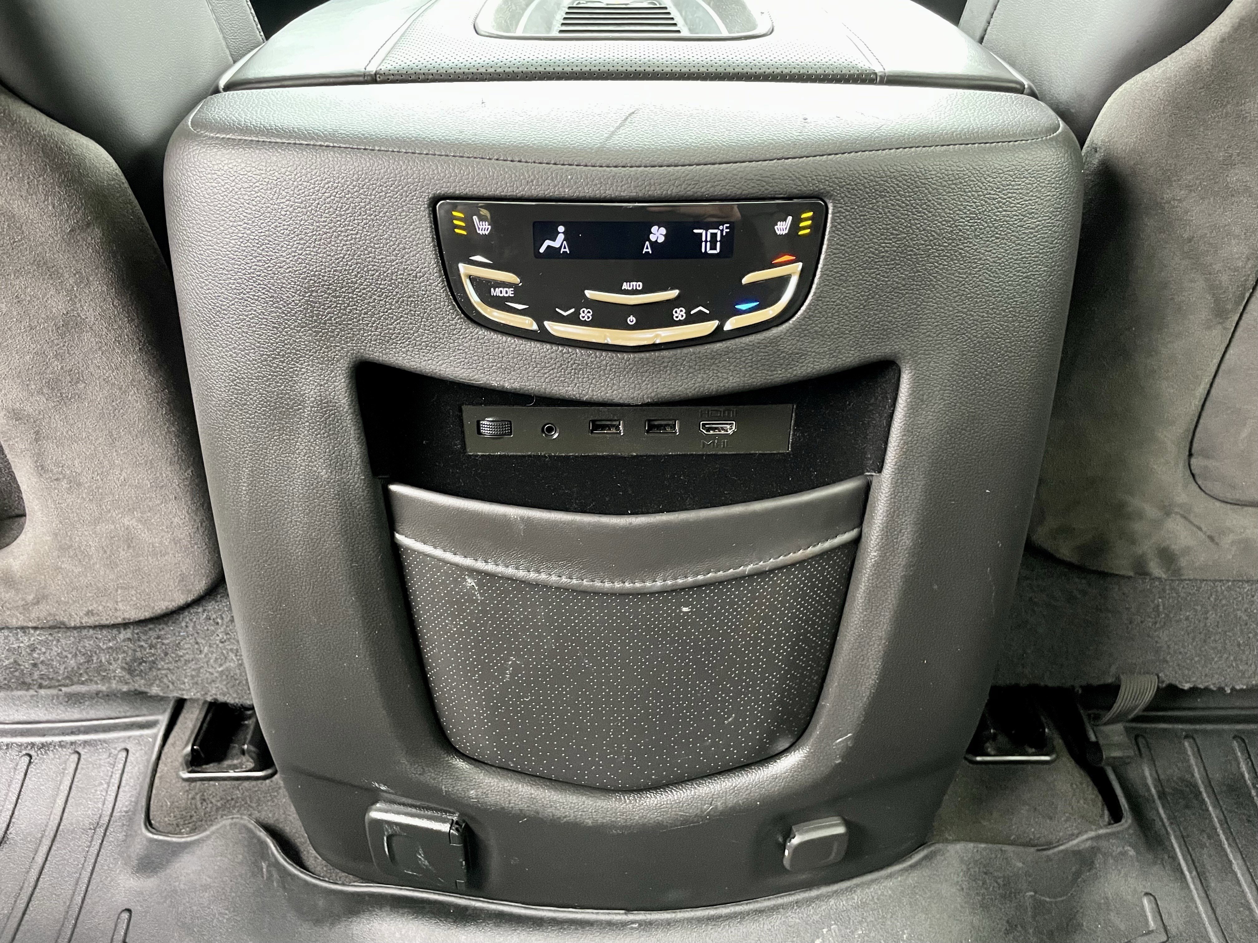 Used 2019 Cadillac Escalade ESV Platinum w/ Escalade Sport Edition image 26