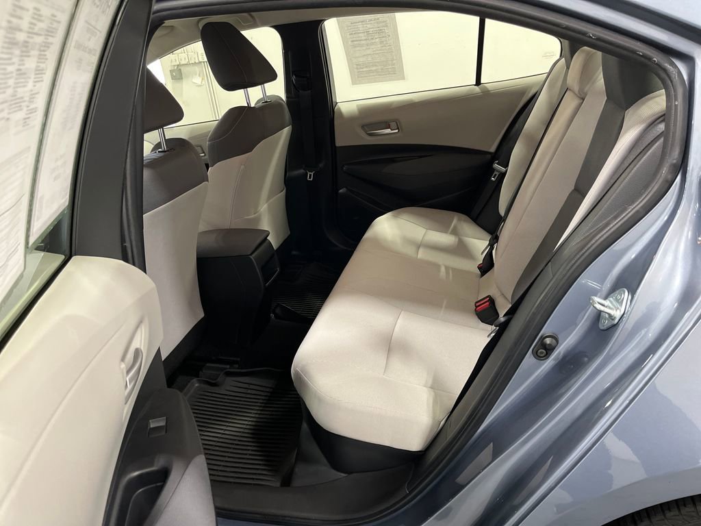 Used 2021 Toyota Corolla LE image 38